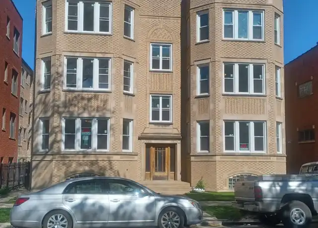 Property at 7307 S Bennett Ave Unit 2, Chicago, IL, 60649, 3 beds, 1 bath, [object Object]