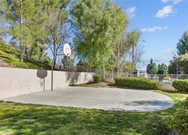 Photo of 25720 Armstrong Cir Unit B, Stevenson Ranch, CA 91381