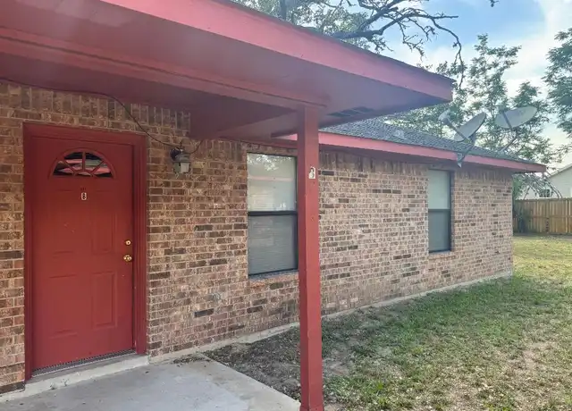 Property at 823 Dallas St Unit B, Pleasanton, TX, 78064, 2 beds, 1 bath, [object Object]