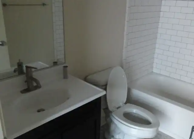 Property at 555 Berrien St, Savannah, GA, 31401, 2 beds, 2.5 baths, [object Object]