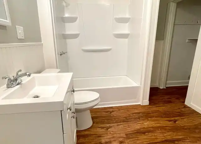 Property at 47 Summer St Unit 2, Waterville, ME, 04901, 3 beds, 1 bath, [object Object]