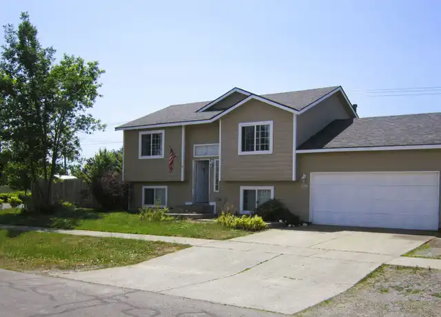 Property at 8281 N Coopers Hawk Dr, Hayden, ID, 83835, 4 beds, 2 baths, [object Object]