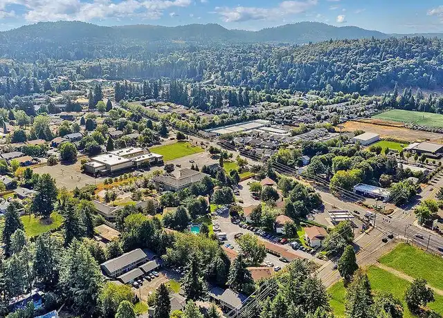 Property at Foothills Apartments - 4114 SE 174th Ave, Portland, OR, 97236, 2 beds, 2 baths, [object Object]