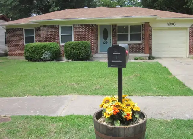 Property at 4306 Walnut St, Greenville, TX, 75401, 3 beds, 2 baths, [object Object]