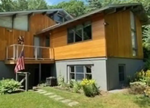 Property at 107 Smith St Unit B, Groton, MA, 01450, 1 bed, 1 bath, [object Object]
