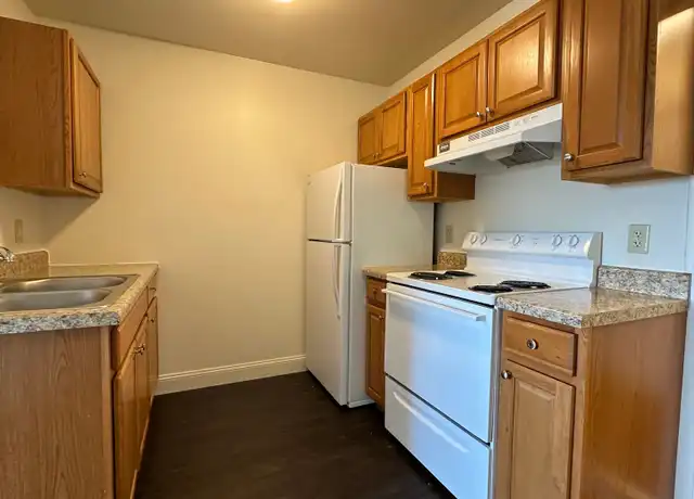 Property at 329 W 1st St Apt 11, Bloomington, IN, 47403, 1 bed, 1 bath, [object Object]