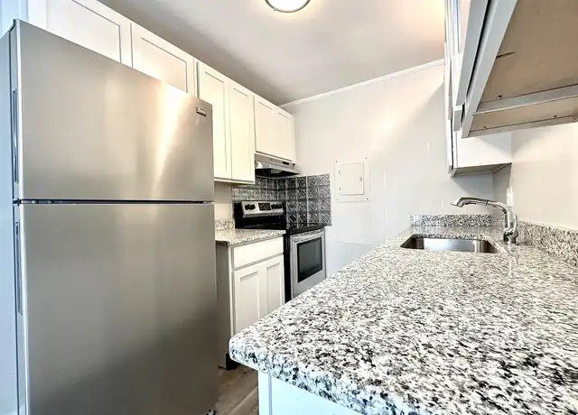Property at Franklin Manor Apartments - 333 11th Ave N, Franklin, TN, 37064, 1-2 bed, 1-1.5 bath, [object Object]