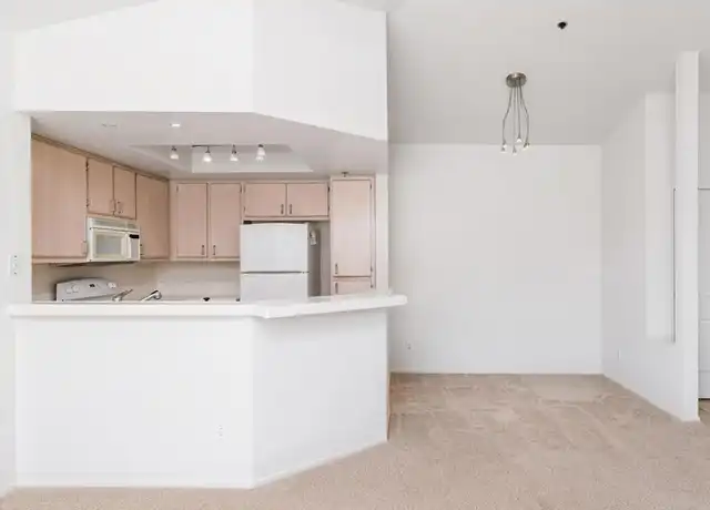 Property at 640 Camino De La Reina, San Diego, CA, 92108, 1 bed, 1 bath, [object Object]