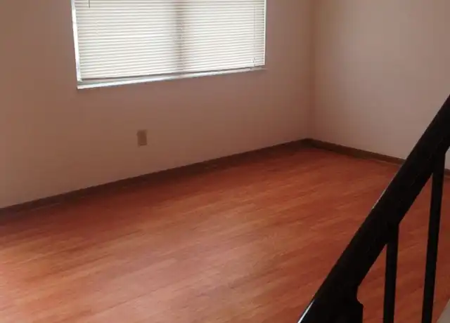 Property at 1900 Aaron Dr Unit 1910-E, Middletown, OH, 45044, 2 beds, 1 bath, [object Object]
