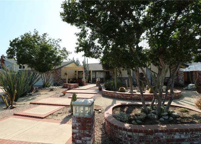 Photo of 1815 Roanoke Rd, Claremont, CA 91711
