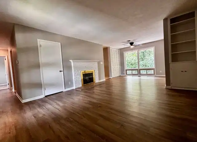 Property at 3080 Southdale Dr Unit 4, Dayton, OH, 45409, 3 beds, 2 baths, [object Object]