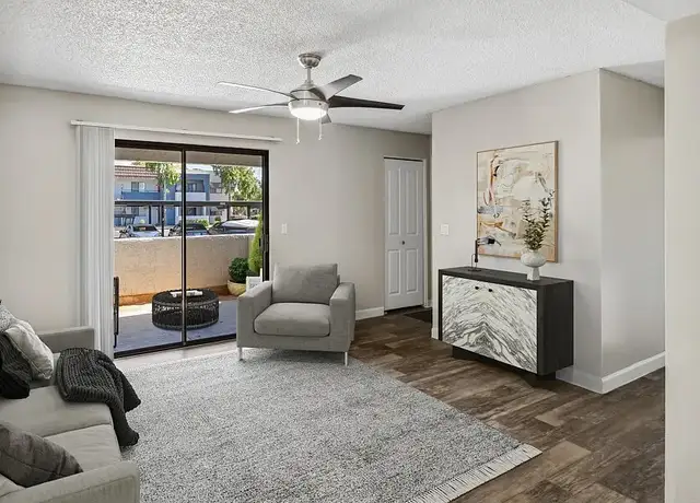 Photo of 102 W Palomino Dr, Chandler, AZ 85225