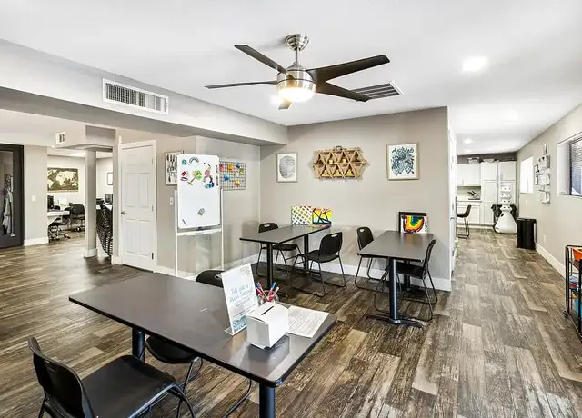 Photo of 102 W Palomino Dr, Chandler, AZ 85225