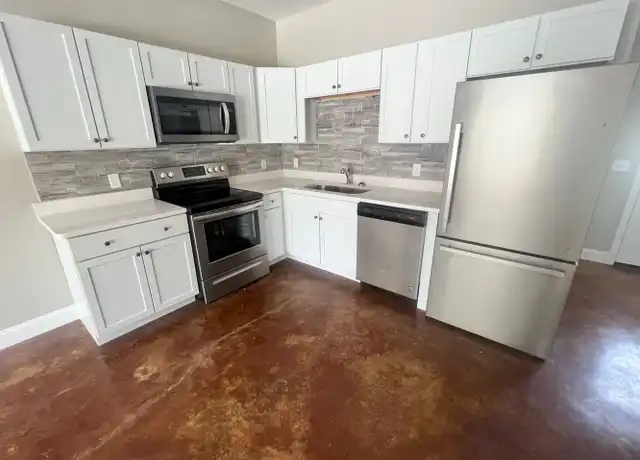 Property at 305 Broad St, Statesboro, GA, 30458, 2 beds, 2.5 baths, [object Object]