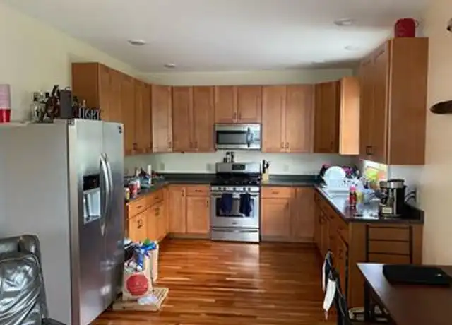 Property at 92-94 Hyde St Unit 94, Burlington, VT, 05401, 4 beds, 2 baths, [object Object]