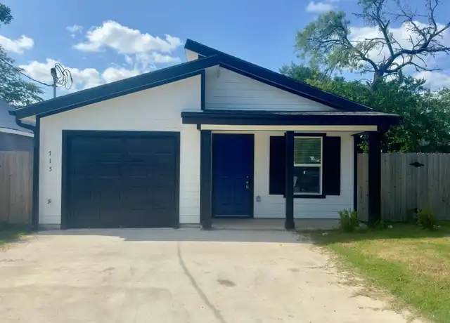 Property at 715 E Live Oak St, Lockhart, TX, 78644, 4 beds, 2 baths, [object Object]