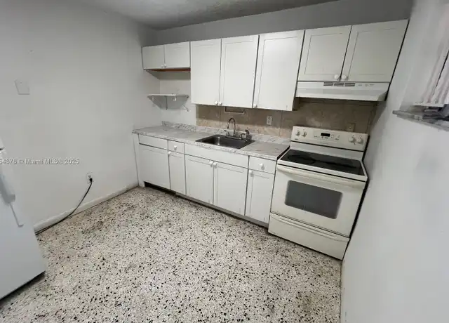 Property at 887 W 29th St Unit 2, Hialeah, FL, 33012, 2 beds, 1 bath, [object Object]