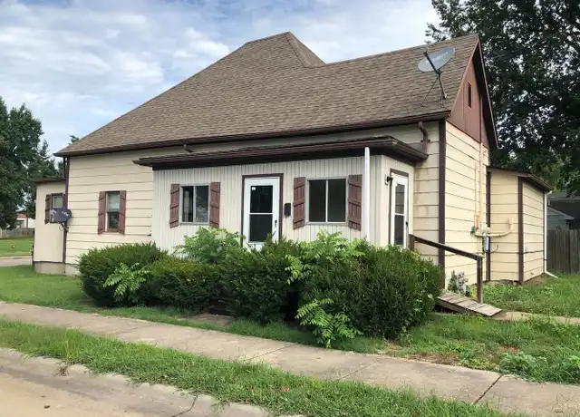 Property at 700 N 13th St Apt 1, Herrin, IL, 62948, 2 beds, 1 bath, [object Object]