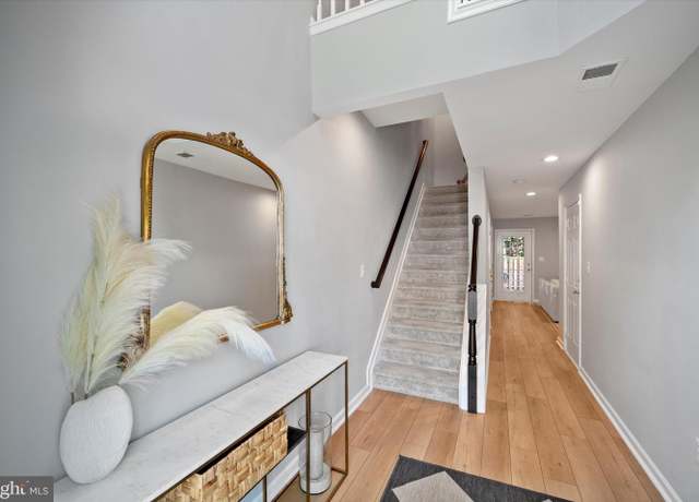 Photo of 43459 Laidlow St, Chantilly, VA 20152