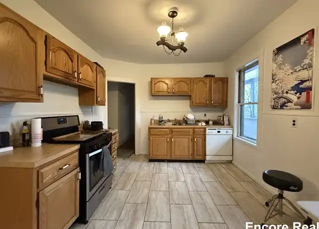 Property at 39 Turner St Unit 3, Boston, MA, 02135, 3 beds, 1 bath, [object Object]