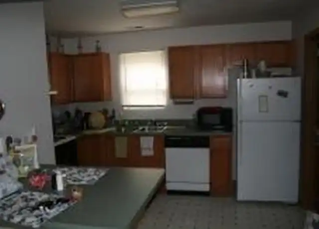 Property at 103 E Locust St Unit 1, Normal, IL, 61761, 3 beds, 1.5 baths, [object Object]