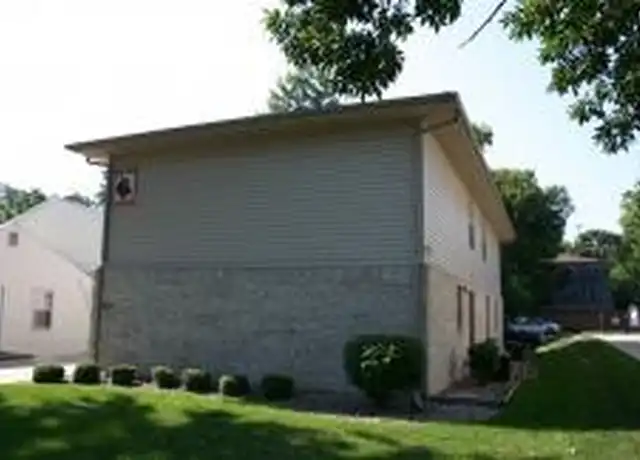 Property at 103 E Locust St Unit 1, Normal, IL, 61761, 3 beds, 1.5 baths, [object Object]