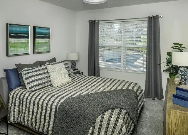 Photo of 1 Waterford Way, Manchester, NH 03102