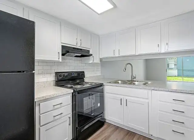 Photo of 2301 E Sligh Ave, Tampa, FL 33610