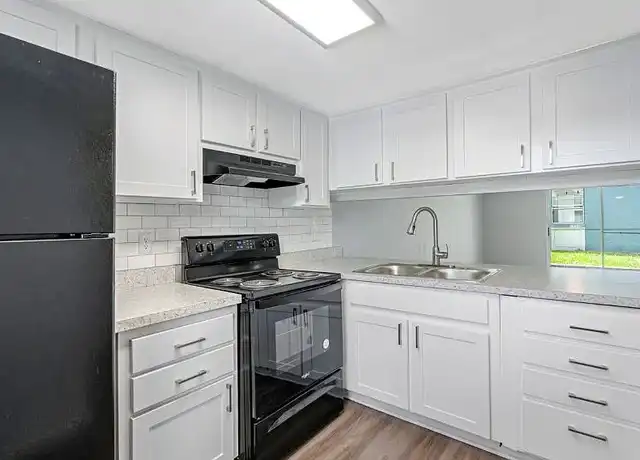 Property at Willow Square - 2301 E Sligh Ave, Tampa, FL, 33610, 2 beds, 1 bath, [object Object]