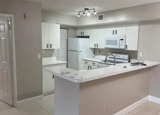 Property at 2600 S University Dr #112, Davie, FL, 33328, 2 beds, 2 baths, [object Object]