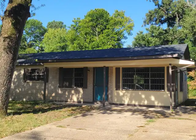 Property at 7734 Woodfield Dr, Shreveport, LA, 71106, 4 beds, 1 bath, [object Object]