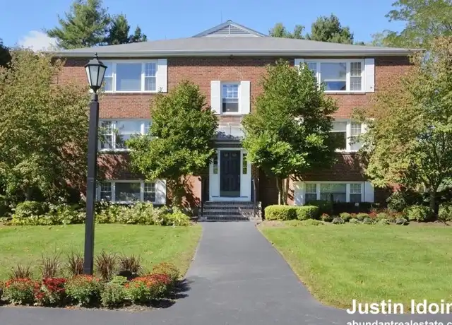 Property at 9 Captain Parker Arms, Lexington, MA, 02421, 2 beds, 1 bath, [object Object]