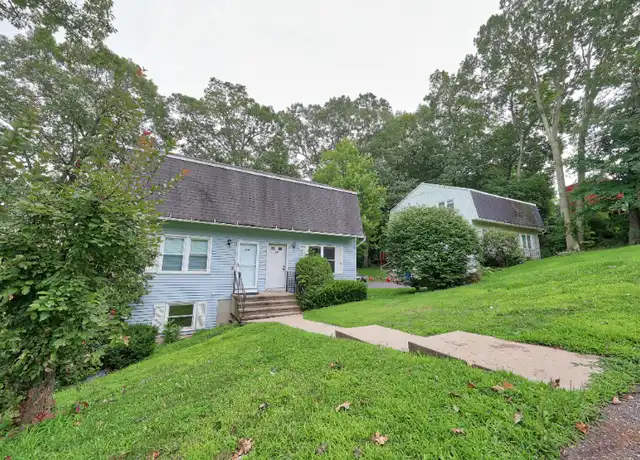 Property at 146 Macarthur Dr Unit 2B, Waterbury, CT, 06704, 2 beds, 1.5 baths, [object Object]