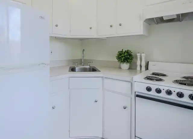 Property at 3609 Grand Ave S Unit 206, Minneapolis, MN, 55409, 1 bed, 1 bath, [object Object]