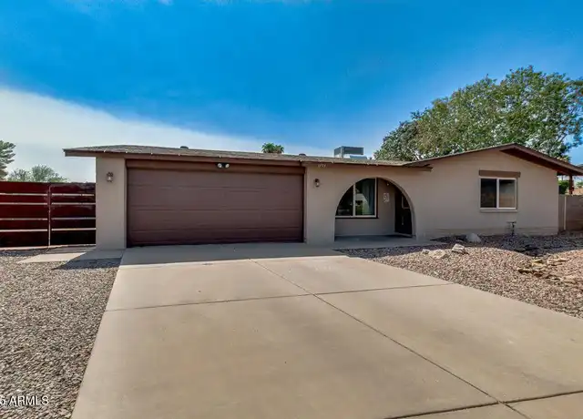 Property at 1744 S Don Luis Cir, Mesa, AZ, 85202, 4 beds, 2 baths, [object Object]