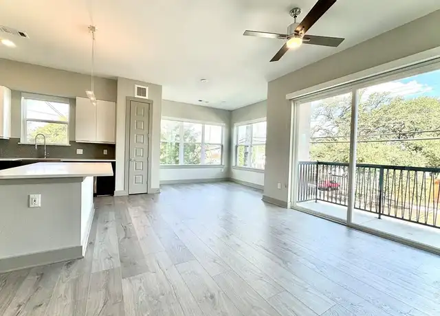 Property at 401 W 25th St Unit 2402, Houston, TX, 77008, 2 beds, 2 baths, [object Object]