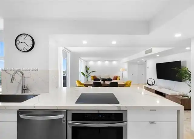 Property at 2401 Collins Ave #1508, Miami Beach, FL, 33140, 2 beds, 2 baths, [object Object]