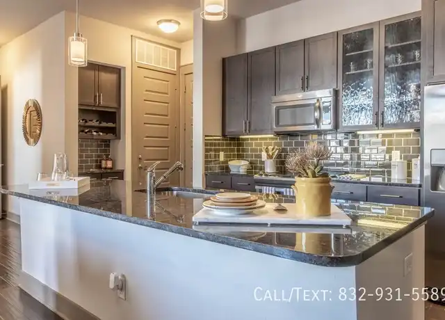 Property at 2501 McKinney St Unit CRT2, Houston, TX, 77003, 2 beds, 2 baths, [object Object]
