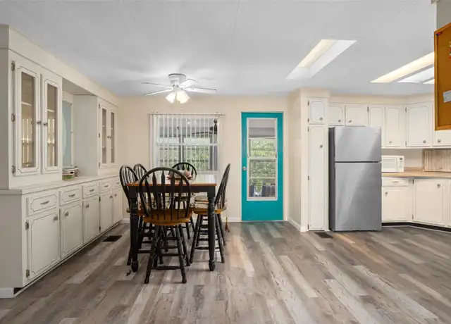 Property at 8123 Ridge Dale Ave, Brooksville, FL, 34613, 2 beds, 2 baths, [object Object]