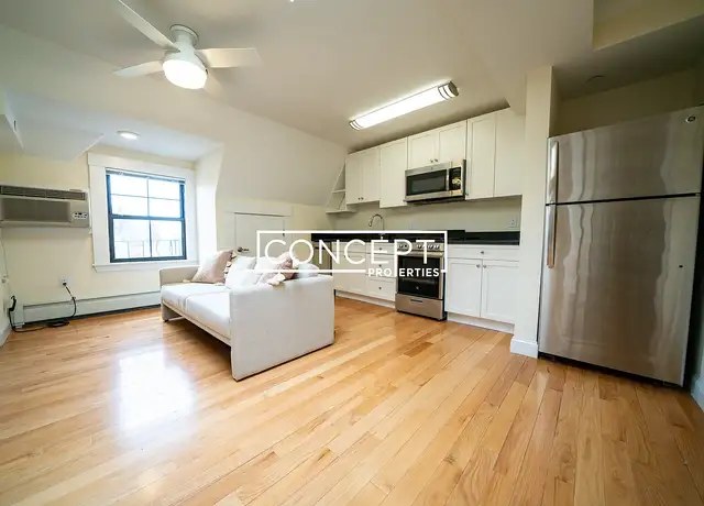 Photo of 219 Commonwealth Ave, Chestnut Hill, MA 02467