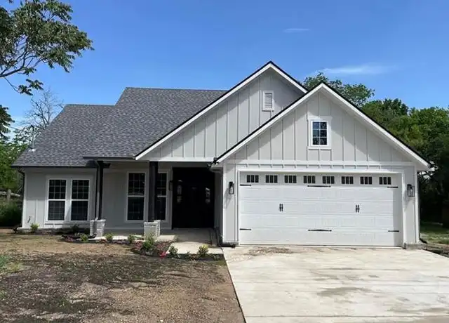 Property at 115 E 8th St, Weatherford, TX, 76086, 3 beds, 2 baths, [object Object]