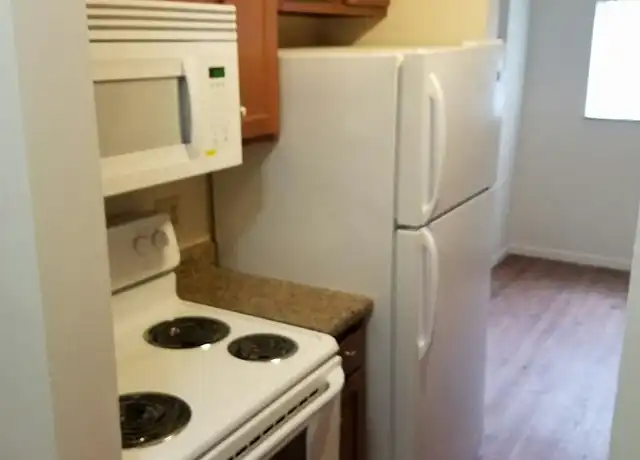 Property at 333 Washington Ave Unit 205, Elyria, OH, 44035, 2 beds, 1 bath, [object Object]