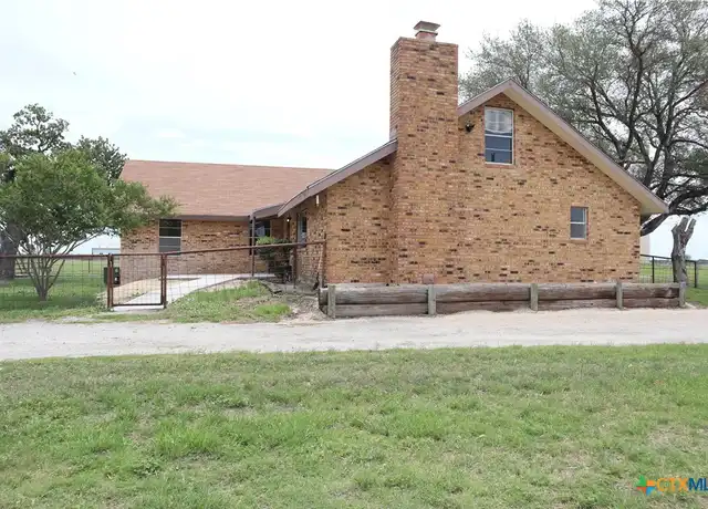Property at 707 Old Seguin Luling Rd, Seguin, TX, 78155, 3 beds, 2 baths, [object Object]