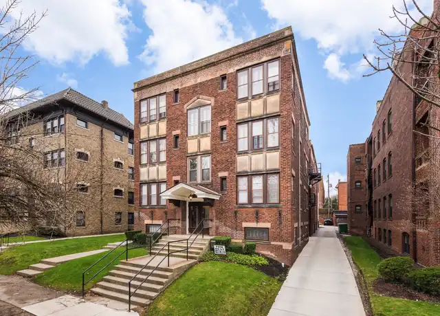 Property at 2480 Derbyshire Rd Unit 3, Cleveland Heights, OH, 44106, 1 bed, 1 bath, [object Object]