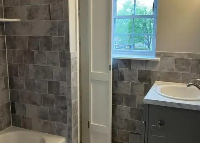 Property at 11 S Mountain Ave, Cedar Grove, NJ, 07009, 1 bed, 1 bath, [object Object]