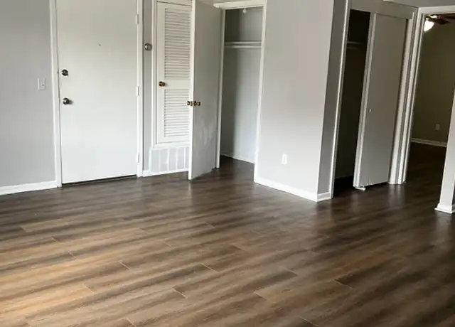 Property at 4440 N 61st St Unit 12, Omaha, NE, 68104, 1 bed, 1 bath, [object Object]