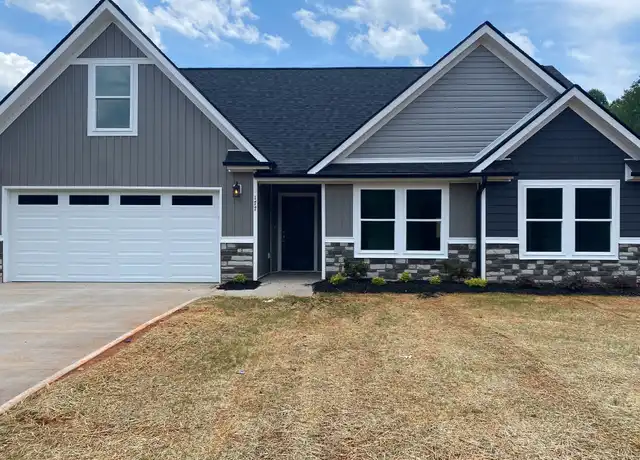 Property at 173 Falling Creek Rd, Spartanburg, SC, 29301, 4 beds, 2 baths, [object Object]