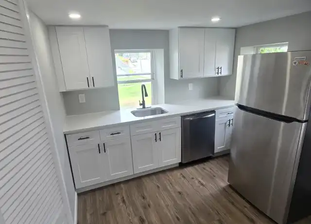 Property at 205 Shaw St Unit B, New London, CT, 06320, 1 bed, 1 bath, [object Object]