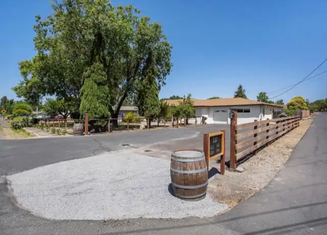 Property at 537 Mountain View Ave, Santa Rosa, CA, 95407, 2 beds, 2 baths, [object Object]