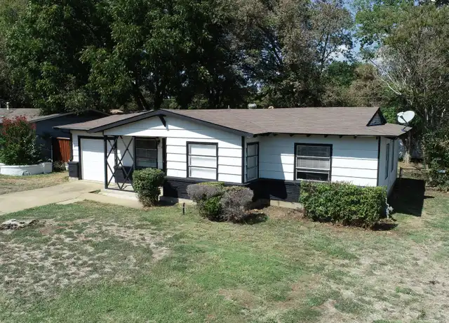 Property at 2113 Cloverdale St, Arlington, TX, 76010, 3 beds, 1 bath, [object Object]